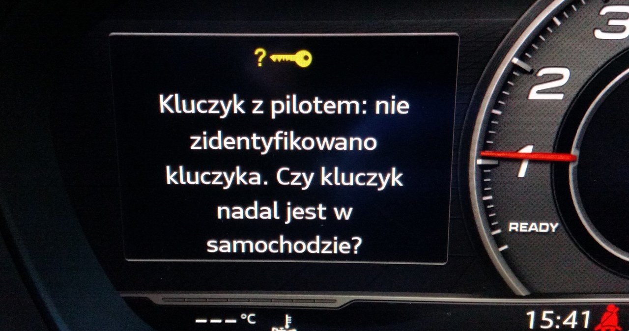 Samochód, kiedy nie wykryje kluczyka, będzie jechał dalej, wyświetlając tylko stosowny komunikat. Jeśli jednak go zgasimy, już nie zapali. /INTERIA.PL