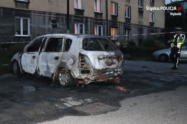 Samochód, który spłonął w Rybniku /Śląska policja /