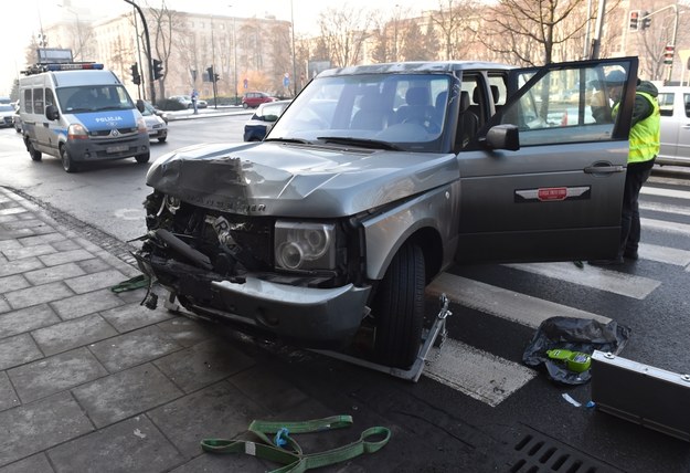 Samochód, którym uciekał sprawca /Jacek Bednarczyk /PAP