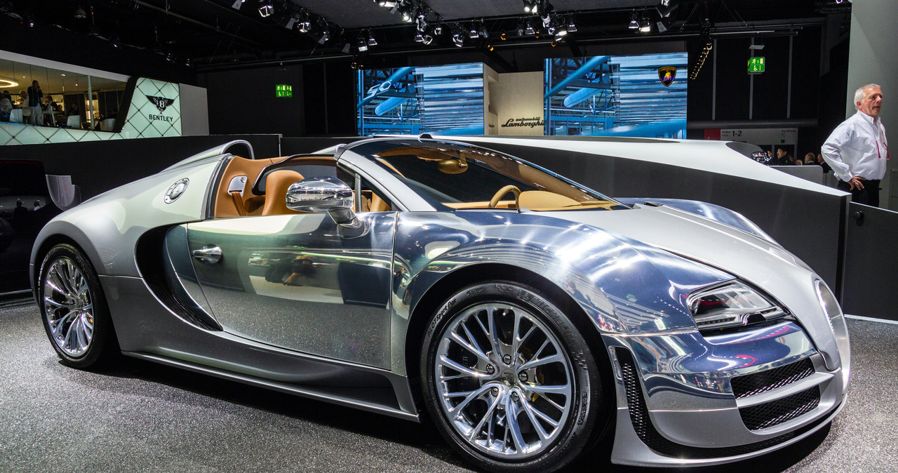 Samochód na miarę nowego tysiąclecia - Bugatti Veyron. /123RF/PICSEL