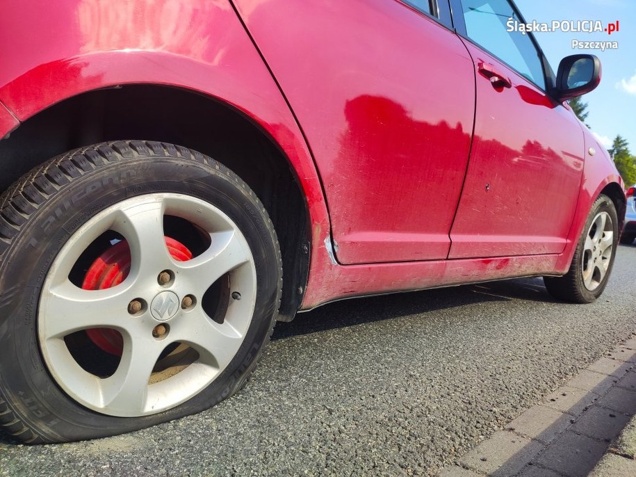 Samochód ostrzelany przez funkcjonariuszy /Policja