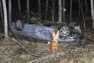 Samochód po dachowaniu /KPP Włodawa /Policja