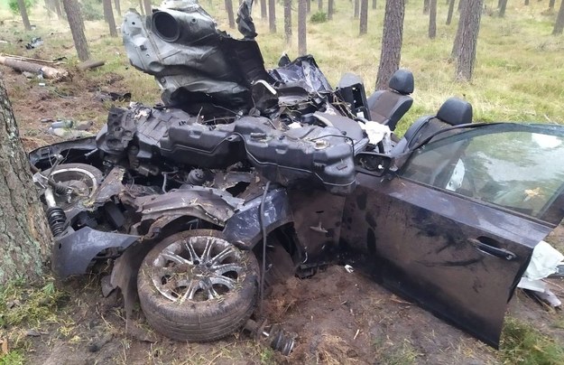 Samochód rozpadł się na kawałki /KPP Biłgoraj /Policja