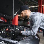 Samochód używany z przebiegiem 200 tys. km. Na te części lepiej zwrócić uwagę