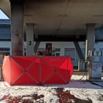 Samochód w ogniu na stacji benzynowej. Kierowca nie miał szans