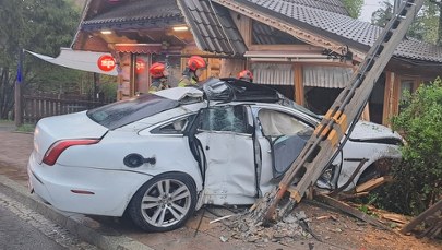 Samochód wjechał w cukiernię w Zakopanem