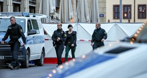 Samochód wjechał w grupę ludzi. Nie żyją dwie osoby
