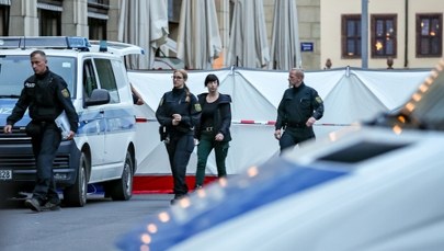 Samochód wjechał w grupę ludzi. Nie żyją dwie osoby