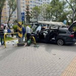 Samochód wjechał w przystanek autobusowy. Koszmarne sceny w Gdyni
