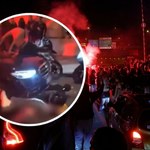 Samochód wjechał w świętujących kibiców PSG. Są ranni [WIDEO]
