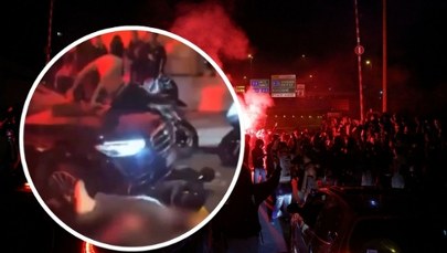 Samochód wjechał w świętujących kibiców PSG. Są ranni [WIDEO]