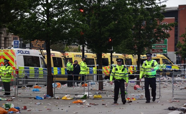 Samochód wjechał w tłum ludzi w Liverpoolu. NAGRANIE