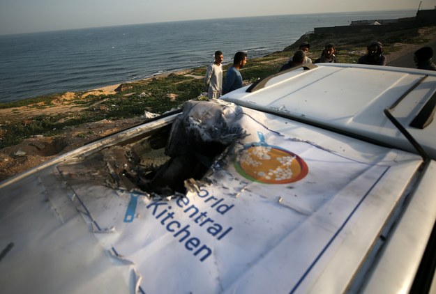 Samochód World Central Kitchen, który został zaatakowany przez izraelską armię /Yasser Qudih/Xinhua News /East News