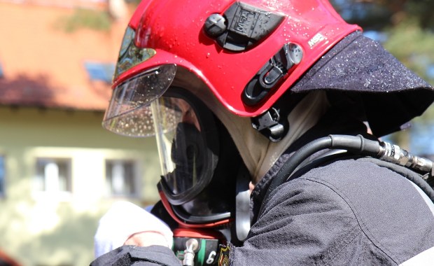 Samochód wpadł do Warty. Wyłowiono ciała dwóch mężczyzn