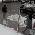 Samochód z kolumny prezydenta Ukrainy potrącił człowieka na pasach