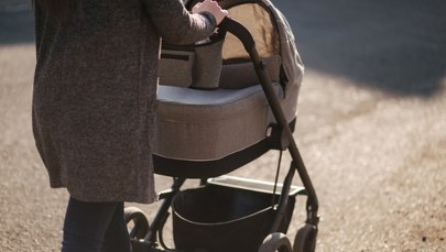 Samochód zahaczył o wózek z dzieckiem. Lądował śmigłowiec LPR