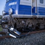 zderzenie Samochód zderzył się z dwoma pociągami. 14-latek i jego matka w szpitalu