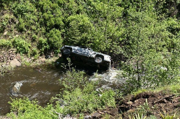 Samochód zjechał ze stromego zbocza /Baker County Sheriff's Office /Facebook