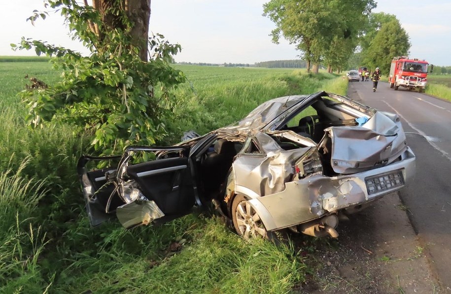 Samochód zniszczony po wypadku /KPP w Wąbrzeźnie   /Policja