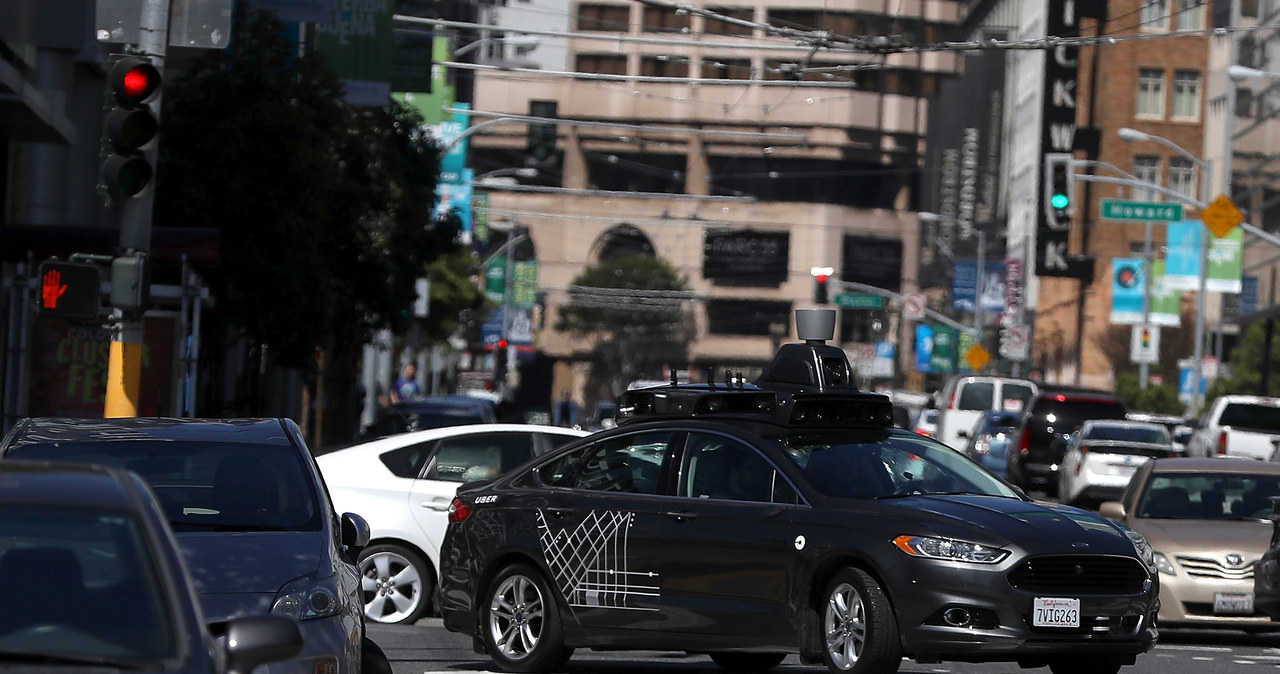 Samochody autonomiczne już dziś można spotkać na ulicach /Getty Images