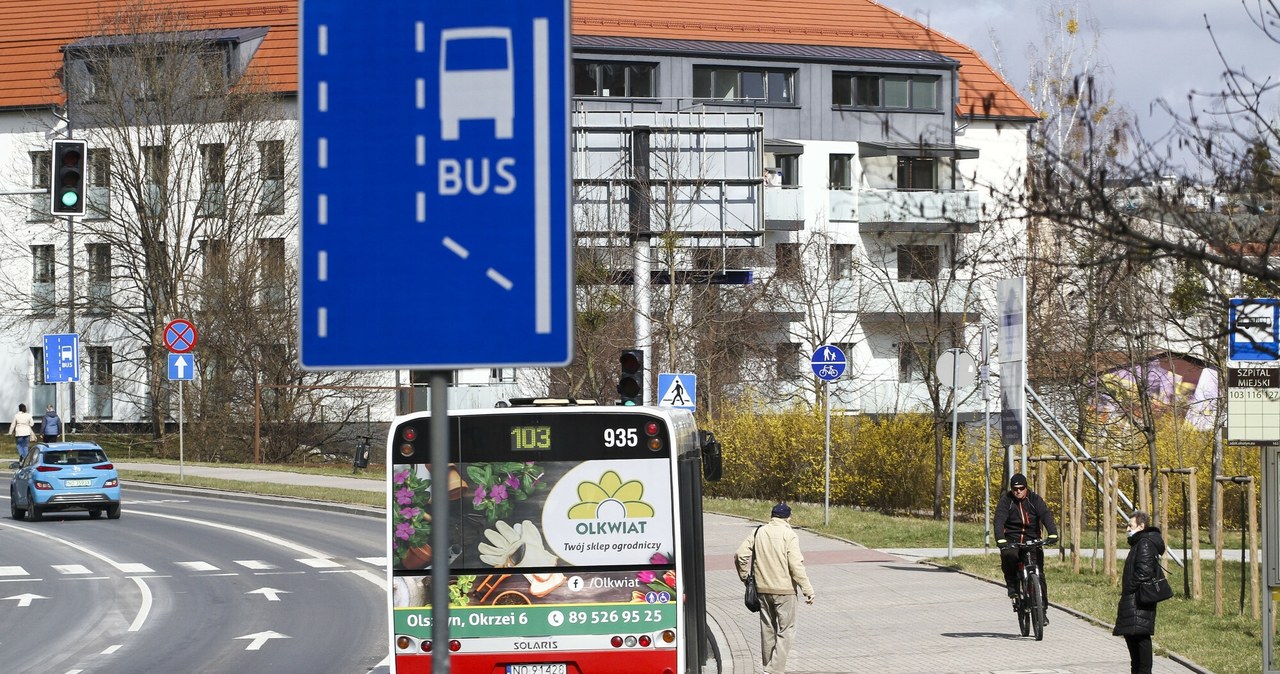 Samochody elektryczne mogą jeździć buspasem. /Artur Szczepanski/REPORTER /East News