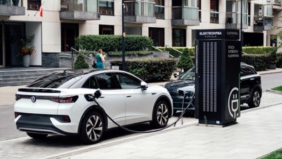 Samochody elektryczne w Polsce. Jak wypadamy na tle UE? Raport PIE
