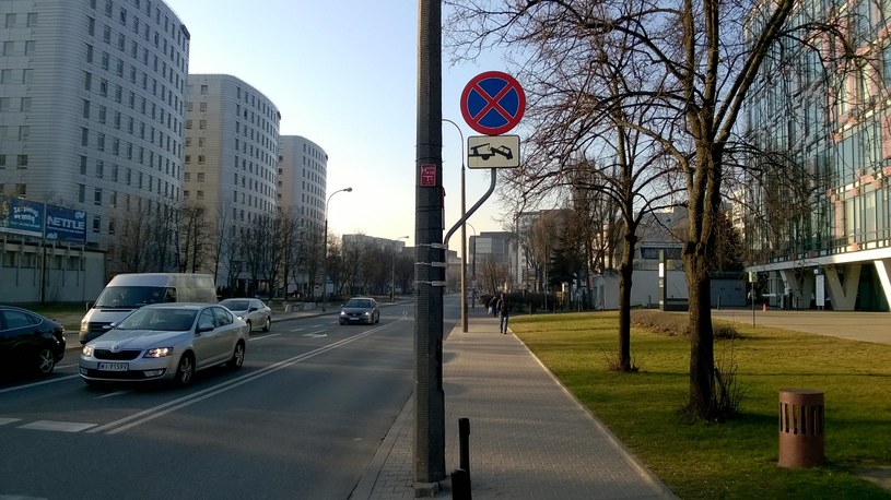 Samochody, które są zabierane z ulic, bo łamią przepisy ruchu drogowego, trafiają na dwa parkingi. /Michał Dukaczewski (RMF FM) /RMF FM