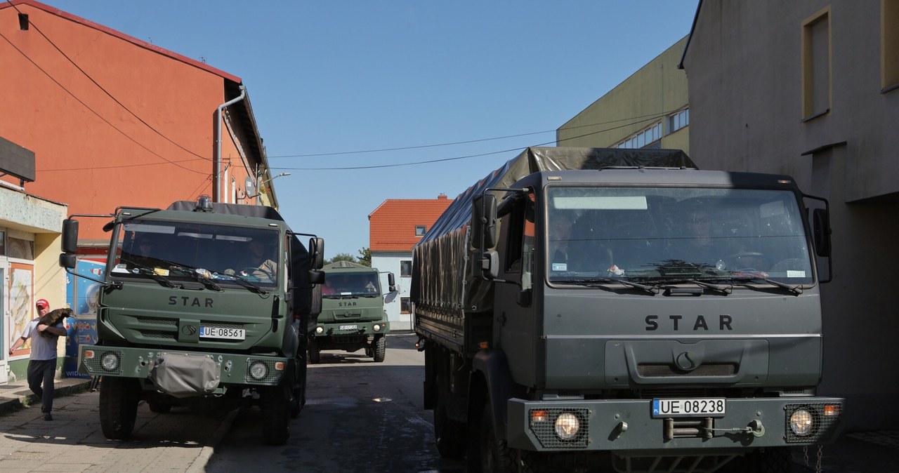 Samochody od wojska w cenie od 800 zł /Marcin Rutkiewicz/REPORTER /Reporter