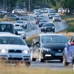 Samochody spalinowe i elektryczne. Co mówi o nich polska konstytucja?