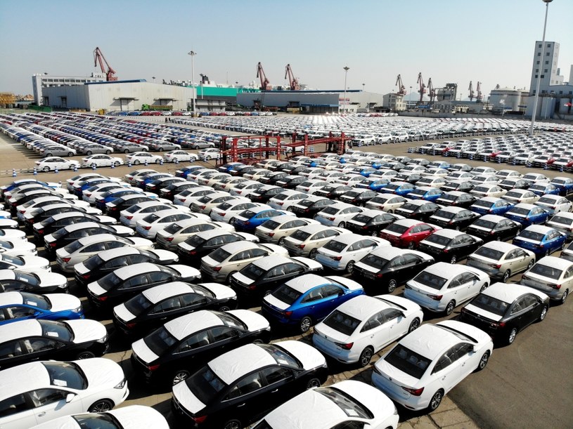 Samochody w Chinach praktycznie przestały się sprzedawać /Getty Images
