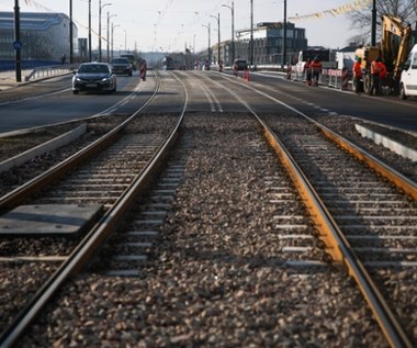 Samochody wróciły na most Grunwaldzki w Krakowie