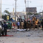 Samochody wybuchły w Mogadiszu. Co najmniej 100 ofiar