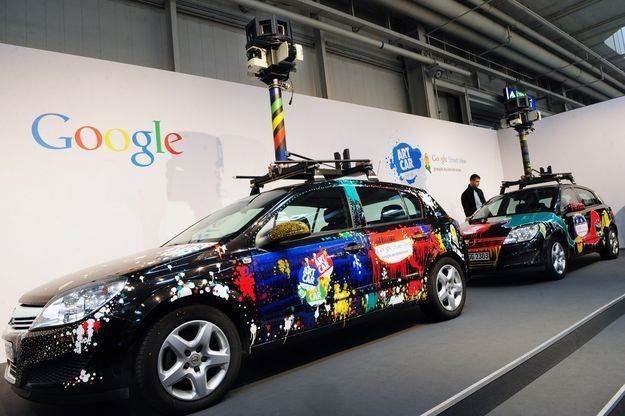 Samochody wykorzystywane do realizacji opcji Street View w Google Maps /AFP