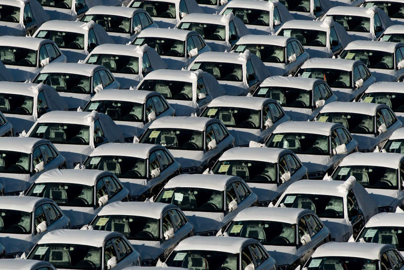 Samochody z Japonii powinny niedługo wyraźnie potanieć /Getty Images