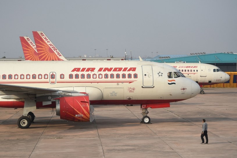 Samolot Air India na lotnisku im. Indiry Gandhi International w New Delhi