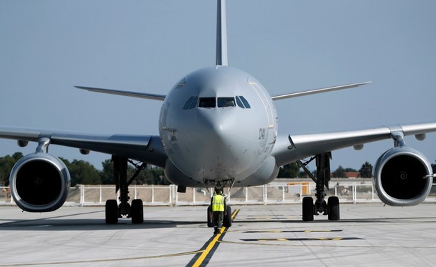 Samolot Airbus A330 MRTT armii francuskiej /GUILLAUME HORCAJUELO  /PAP/EPA