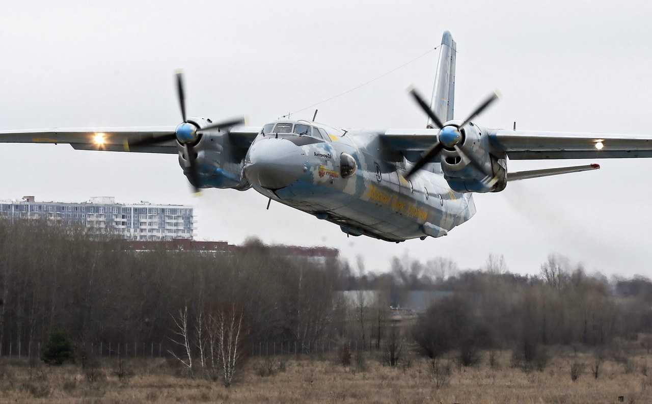 Samolot AN-26 rozbił się na Zaporożu. Jedna osoba zginęła, dwie są ranne