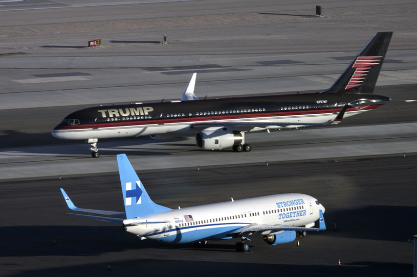 Samolot Hilary Clinton obok Boeinga Donalda Trumpa /AFP