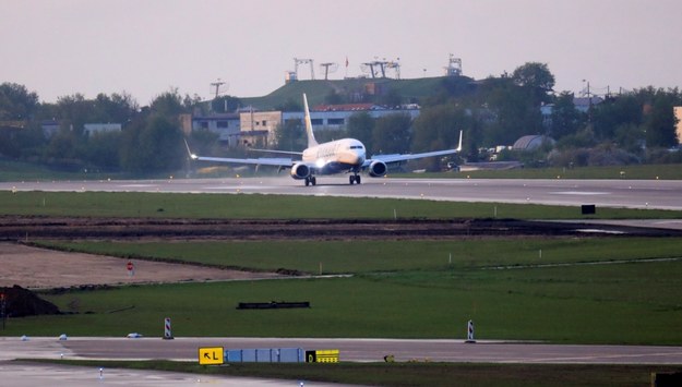 Samolot linii Ryanair, który został w niedzielę uziemiony w Mińsku /STRINGER /PAP/EPA