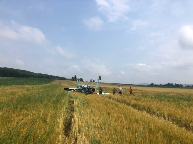 Samolot musiał awaryjnie lądować, na miejsce jadą służby /Gorąca Linia RMF FM /Gorąca Linia RMF FM