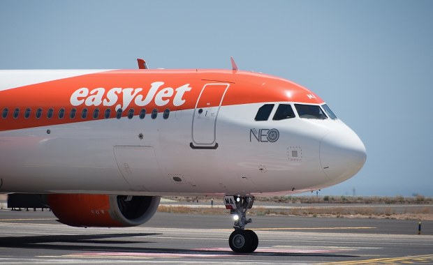 Samolot musiał awaryjnie lądować. Pasażer krzyczał o wężach