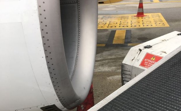 Samolot polskich siatkarzy uszkodzony. Ich powrót do kraju opóźniony