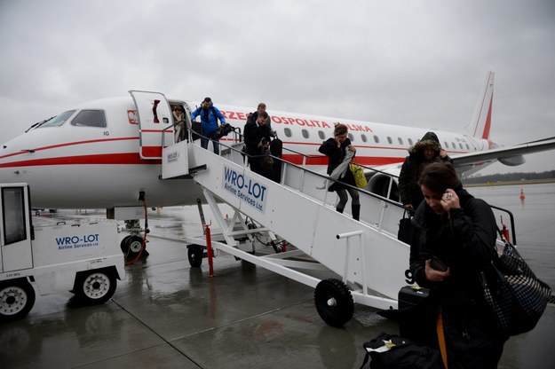 Samolot prezydencki, którym Prezydent Andrzej Duda wrócił ze Szwecji do Polski /Jacek Turczyk /PAP