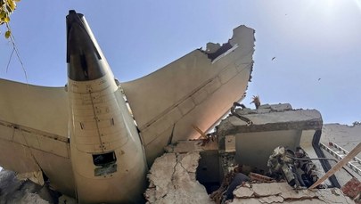 Samolot runął na budynki. Koszmarny bilans ofiar katastrofy w Indiach