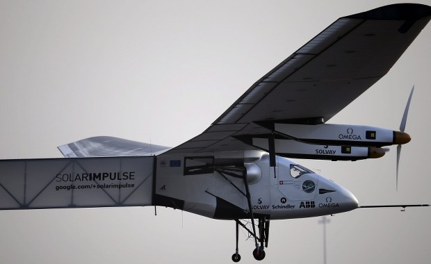 Samolot słoneczny wystartował w pierwszy lot dookoła świata