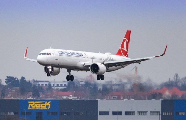 Samolot tureckich linii lotniczych /Soeren Stache    /PAP/DPA