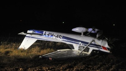 Samolot uderzył w ziemię i przekoziołkował