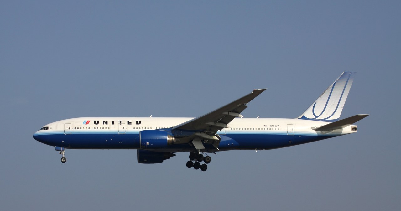Samolot United Airlines miał przylecieć 31 grudnia o 18.50. Spóźnił się kilka godzin /Zdjęcie ilustracyjne /123RF/PICSEL
