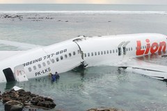 Samolot wpadł do oceanu u wybrzeży Indonezji