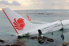 Samolot wpadł do oceanu u wybrzeży Indonezji